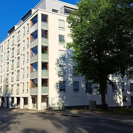 Ydinkeskustassa Saunallinen Kahdessa Tasossa *