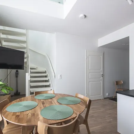 Ydinkeskustassa Saunallinen Kahdessa Tasossa Kuopio