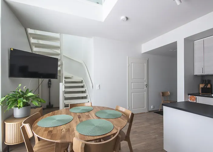 Ydinkeskustassa Saunallinen Kahdessa Tasossa קופיו