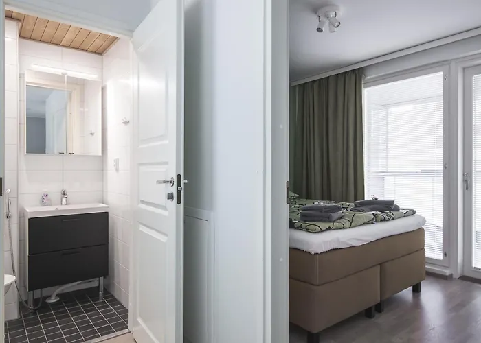 Ydinkeskustassa Saunallinen Kahdessa Tasossa شقة