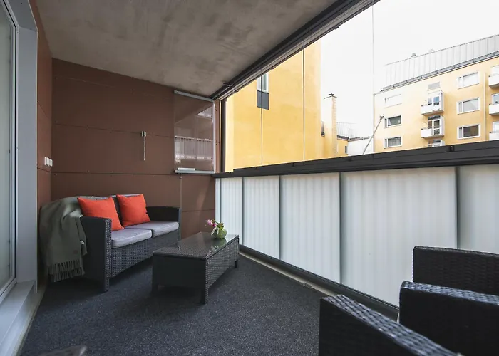 Ydinkeskustassa Saunallinen Kahdessa Tasossa דירה קופיו