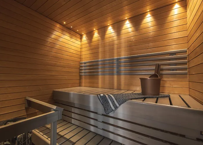 Ydinkeskustassa Saunallinen Kahdessa Tasossa *